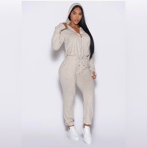 NWOT Bombshell Sportswear Flirty Jumpsuit